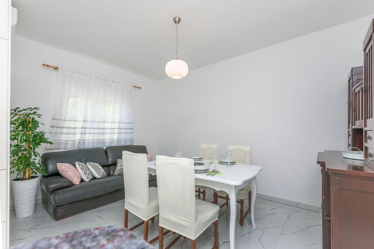 Apartments Jasna Омиш Экстерьер фото