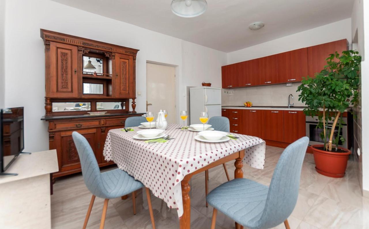 Apartments Jasna Омиш Экстерьер фото