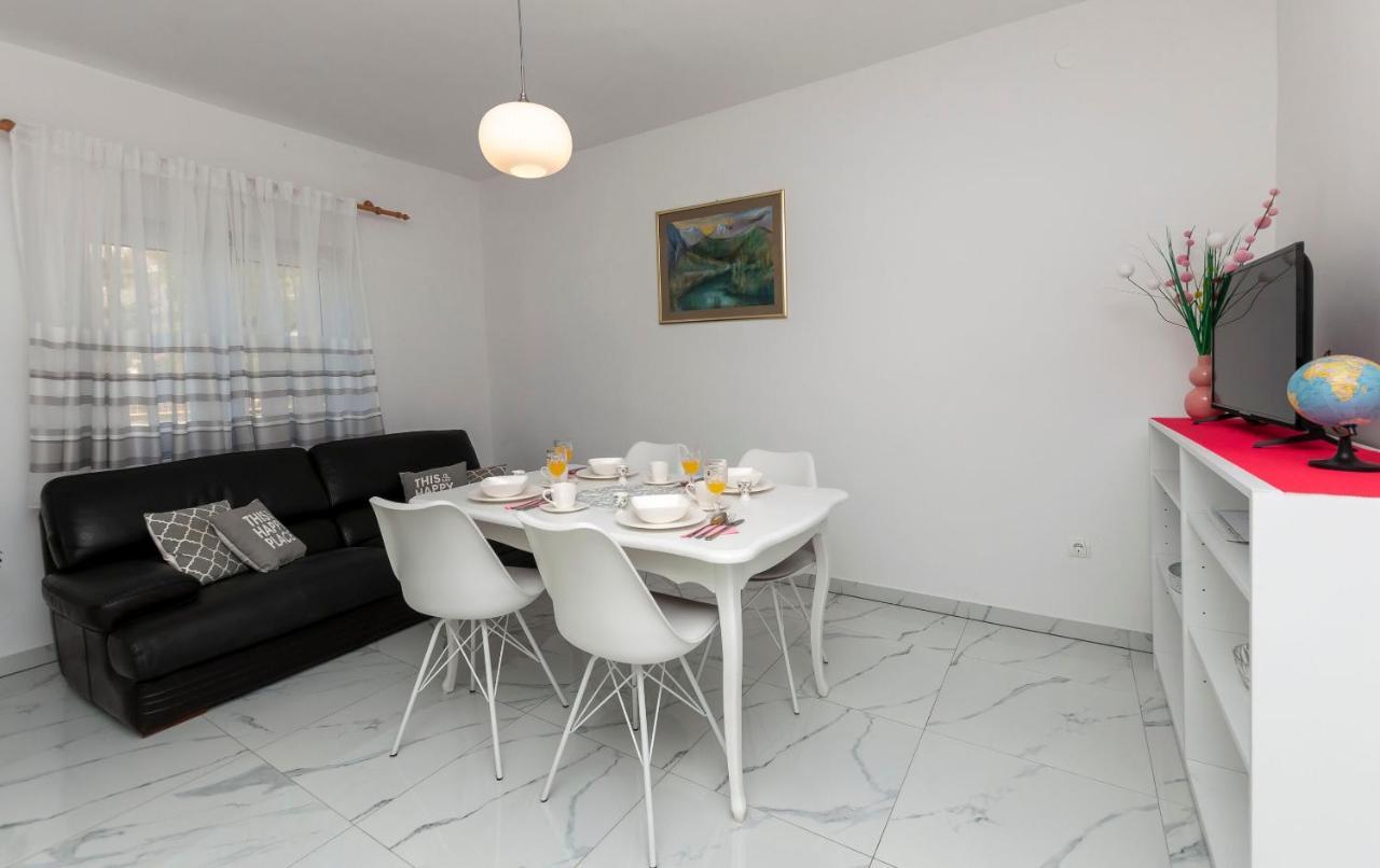 Apartments Jasna Омиш Экстерьер фото