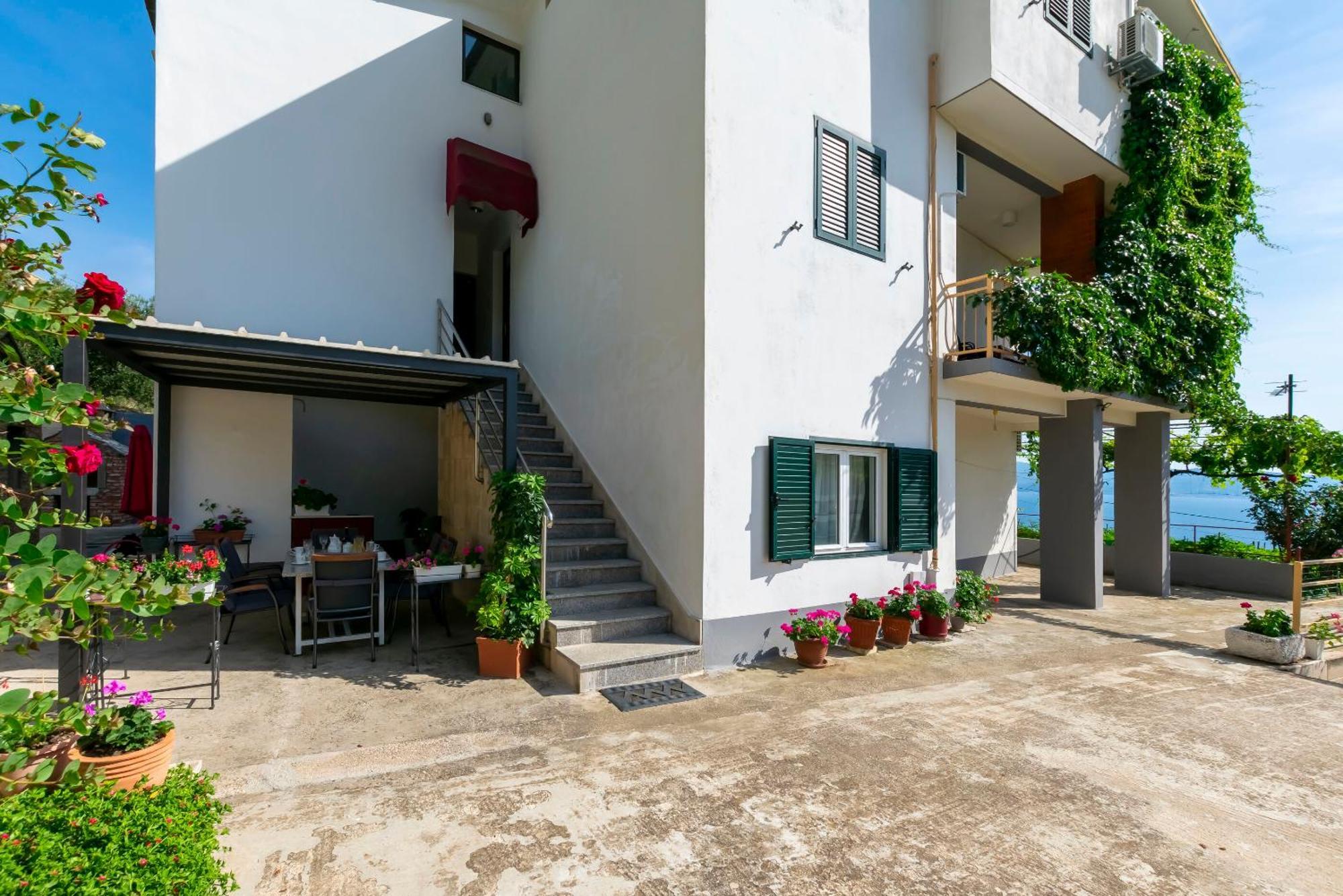 Apartments Jasna Омиш Экстерьер фото